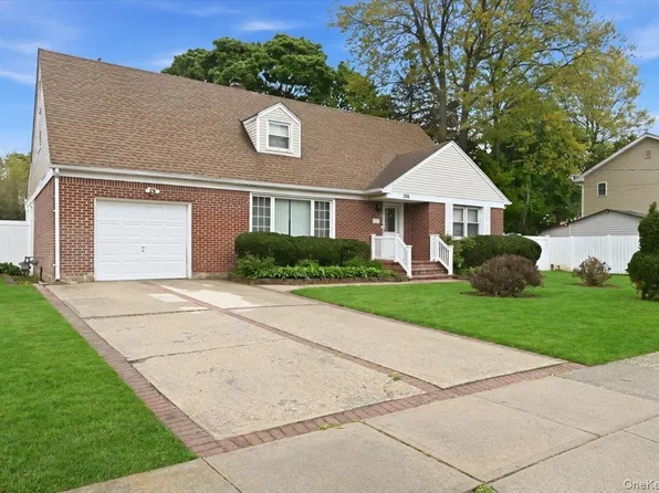 336 Princeton Street, Westbury, NY 11590