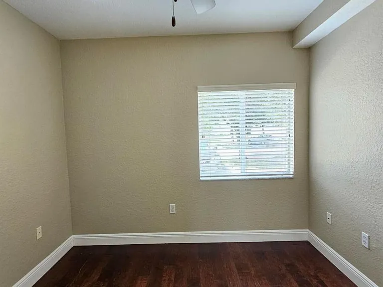 1049 Golden Lakes Blvd #115 — Photo 15