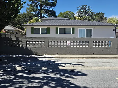910 Academy Ave Photo 1