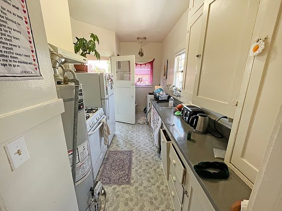 5th image of 2304 Roosevelt Ave #4