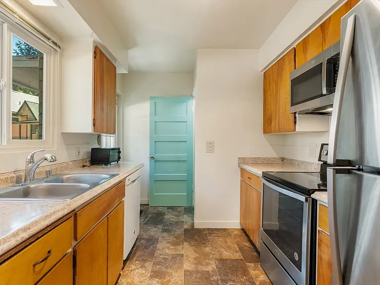Gleaves Ave — Photo 10