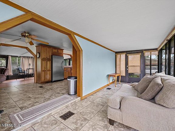 3rd image of 140 BOWFIN Drive