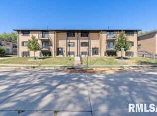 1646 W 42nd St APT 8, Davenport, IA 52806