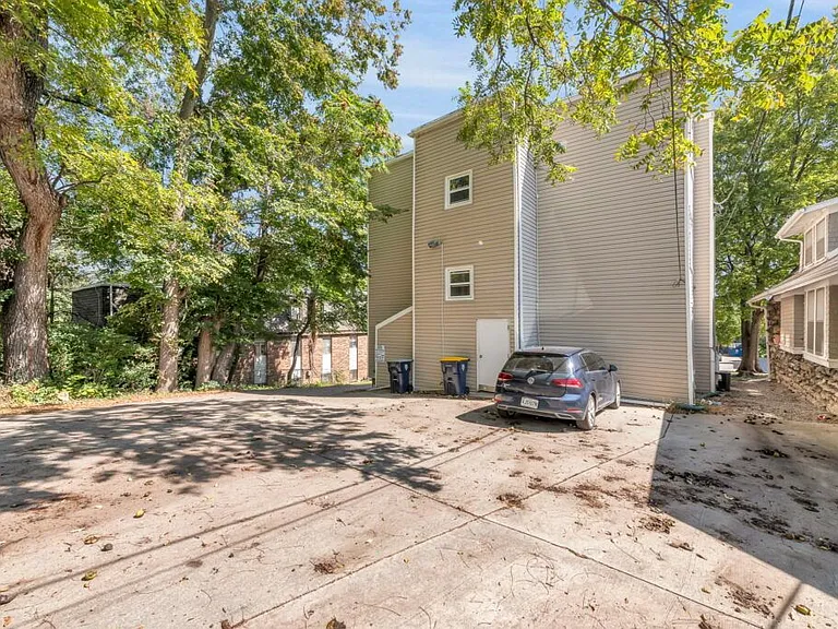 4226 Locust St — Photo 4