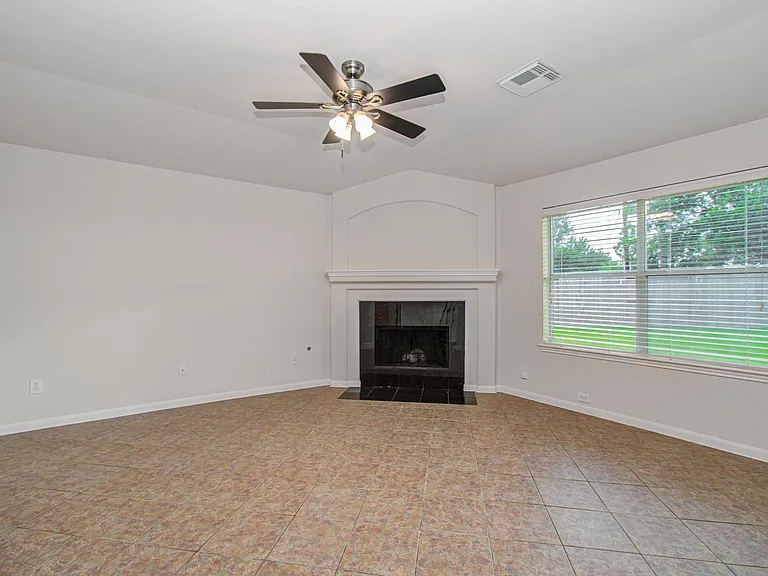 1904 Roaring Springs Ct — Photo 7