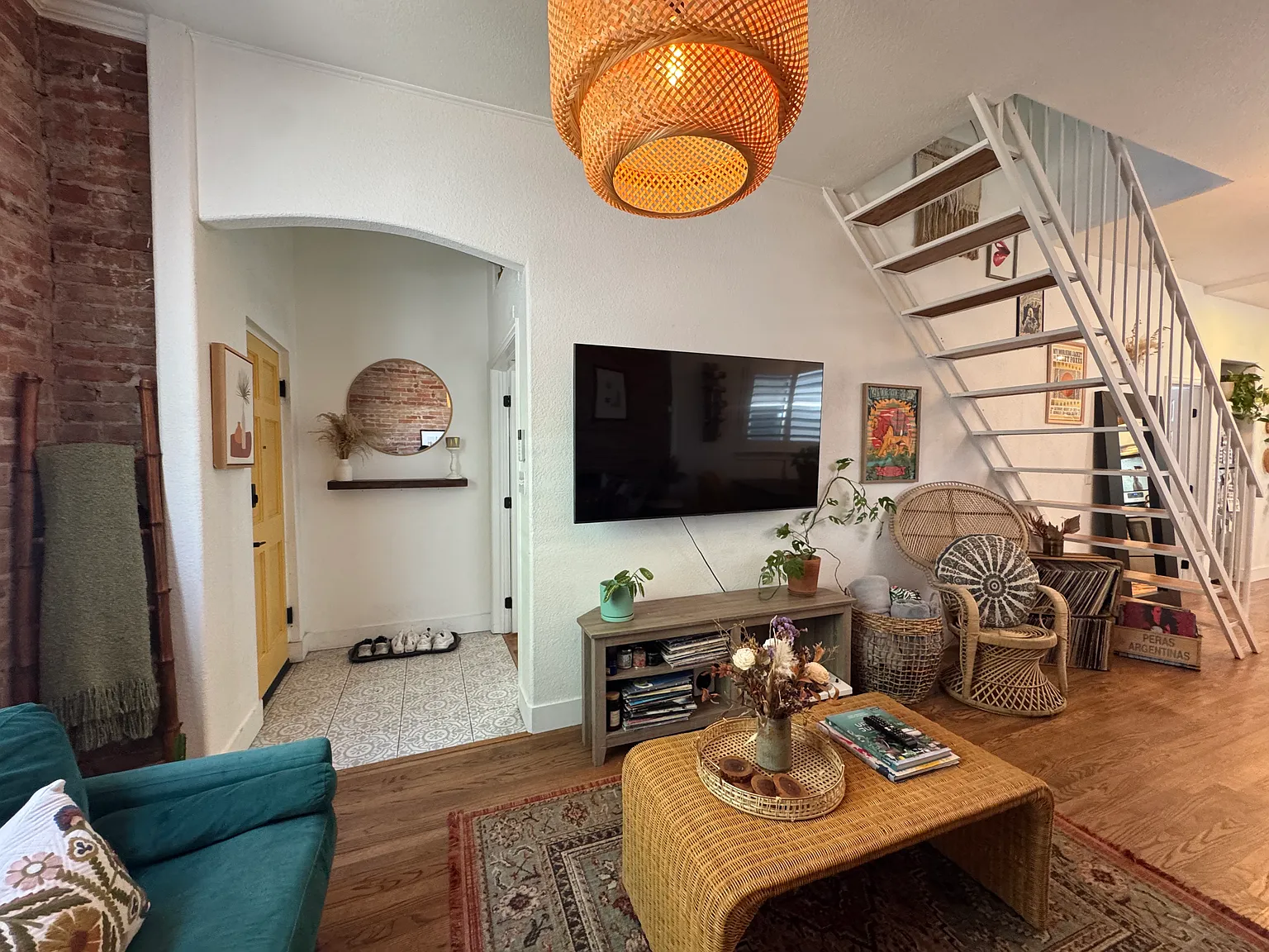 3 bed, 1394 sqft, $3,600 — Photo 3