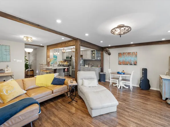 4012 Ridglea Country Club Dr APT 402, Fort Worth, TX 76126