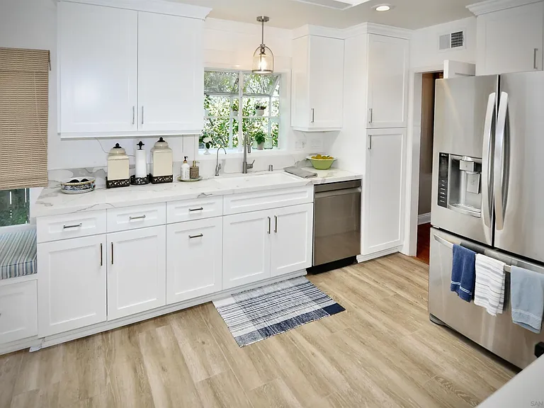 529 Fern Gln — Photo 5