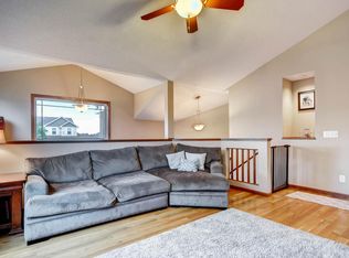 136 Dongola Ln, Shakopee, MN 55379