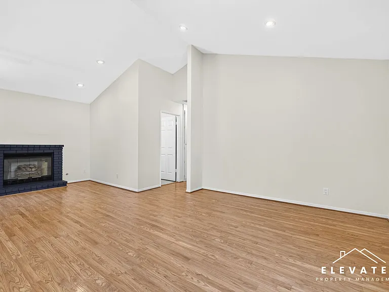 938 Wood Sorrel Dr — Photo 4
