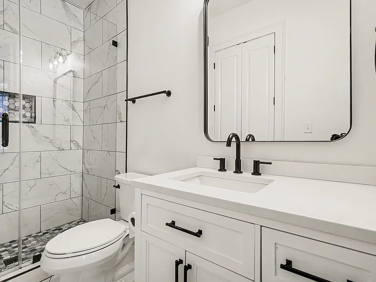 2810 Selwyn Ave #124 — Photo 18