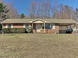 6369 Andrews Dr, Kernersville, NC 27284