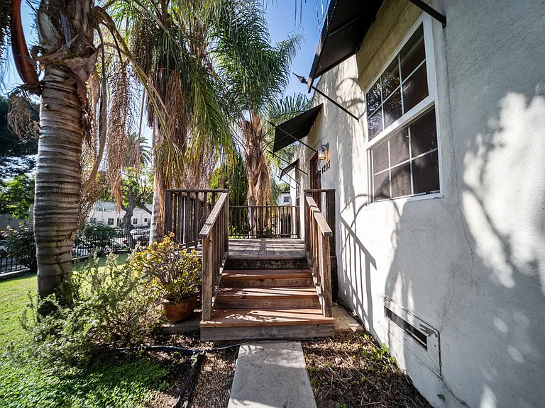 4203 Sunset Dr — Photo 3