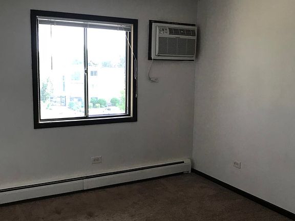 3rd image of 1513 N Winslowe Dr APT 3A