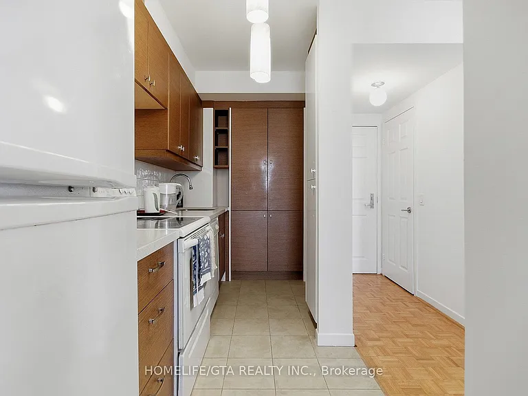 284 Bloor St W #903 — Photo 8