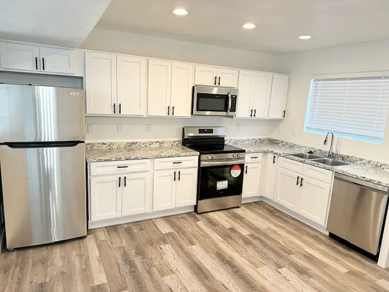 2602 W Ocotillo Rd — Photo 2