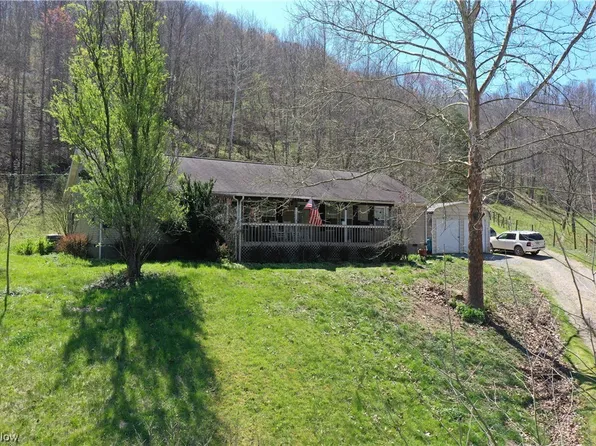 2575 Meadow Run Rd, Orma, WV 25268