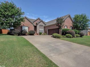 1045 Calloway Dr, Conway, AR 72034