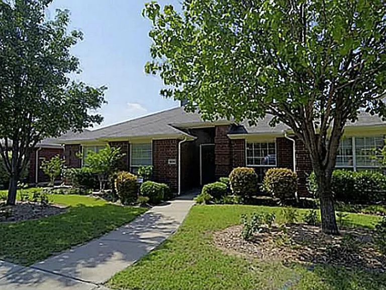 5605 Fruitwood Dr — Photo 3