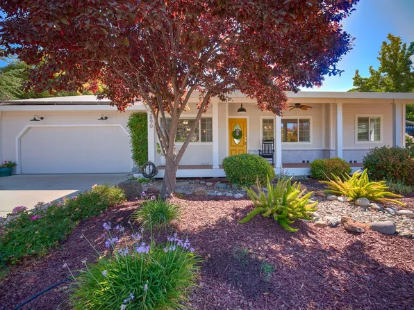 3890 Circle Dr, Loomis, CA 95650