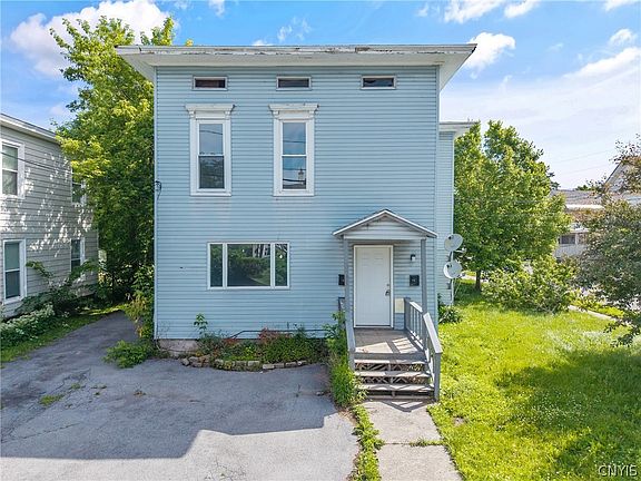 2nd image of 723 Franklin St