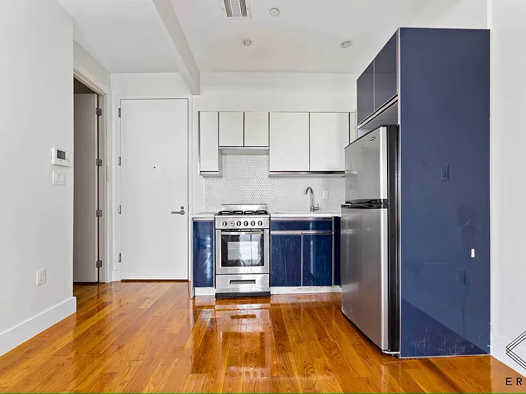 751 Dekalb Ave #2C — Photo 3