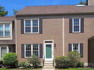 25 Whitney Ln #25, Glastonbury, CT 06033