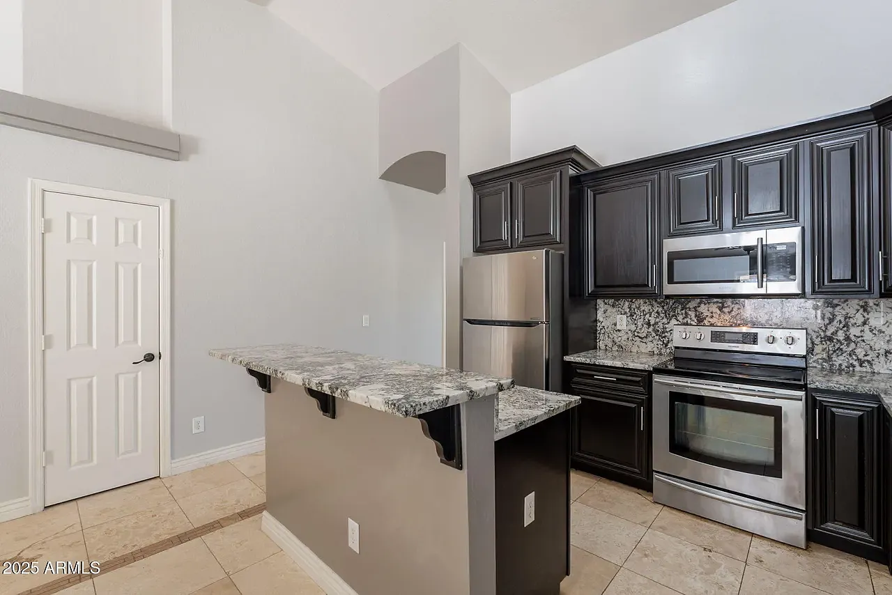 3 bed, 1667 sqft, $1,650 — Photo 2