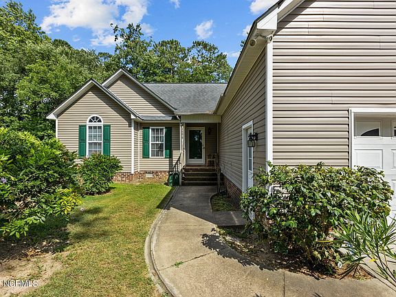 3rd image of 3409 Pinetree Ln