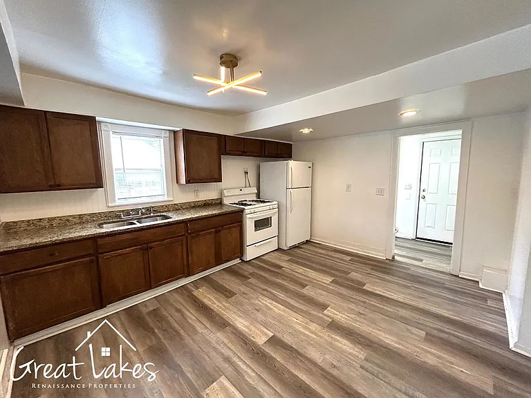 23503 Bolam Ave — Photo 8