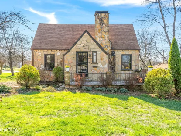 2109 NE Sanford Pl, Knoxville, TN 37917