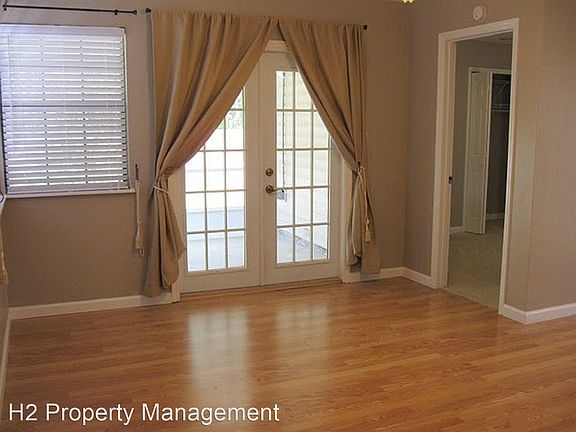 3rd image of 3084 Huntington Woods Blvd