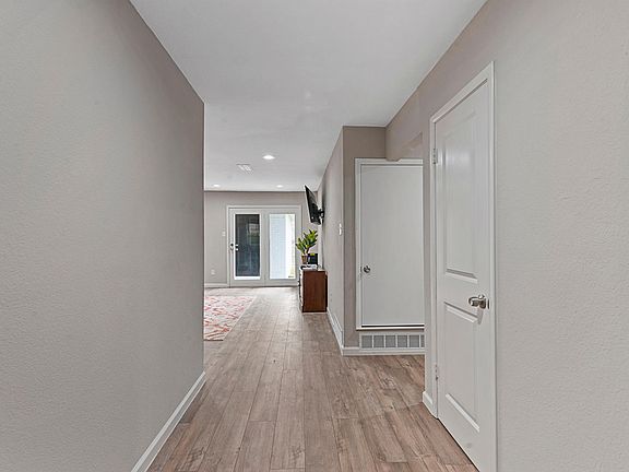 2nd image of 7305 Madeira Dr