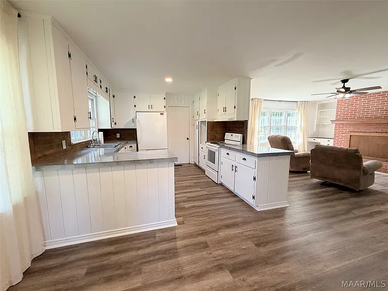 4871 Titus Rd — Photo 5
