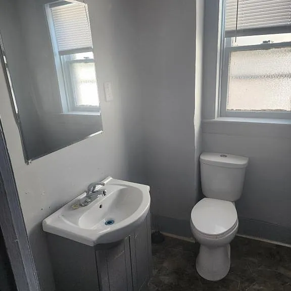221 1/2 W Exchange St #2R-APT2R — Photo 4