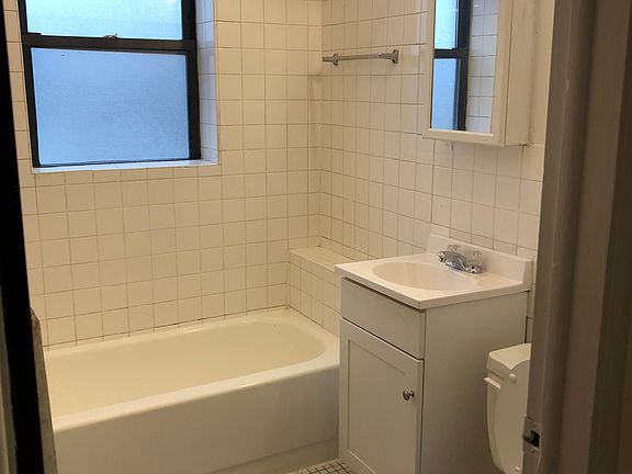 5th image of 1376 W 79th St #1376312