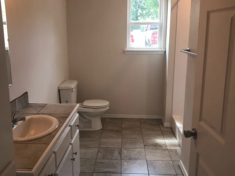 108 N Plum St #108A — Photo 3