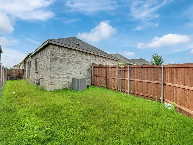 1505 Verbena Ln — Photo 25