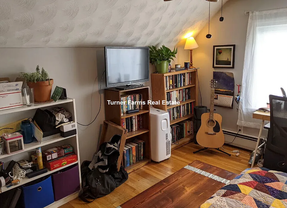 24L Burget Ave #2L