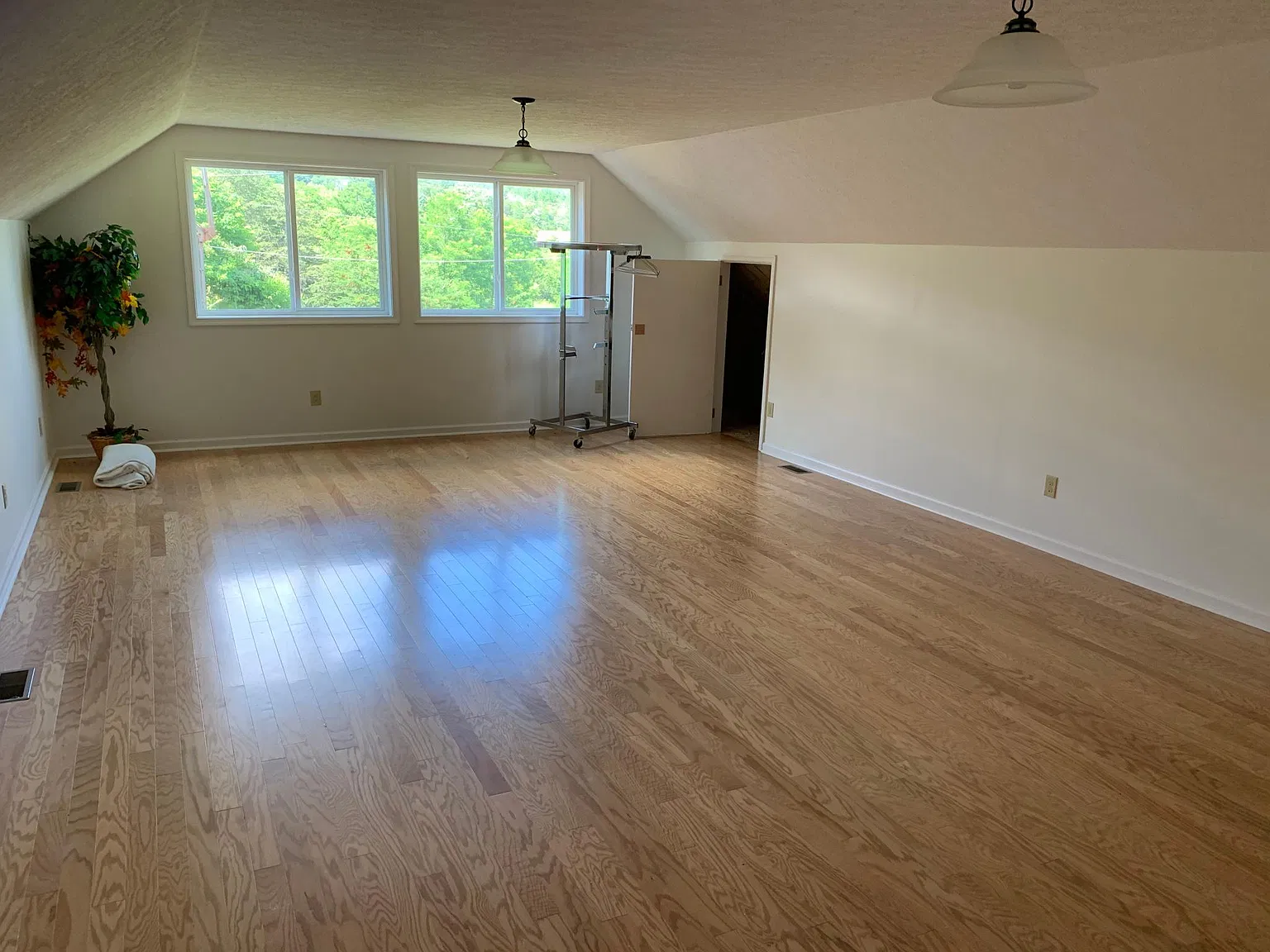 415A Fairlea Ln — Photo 2