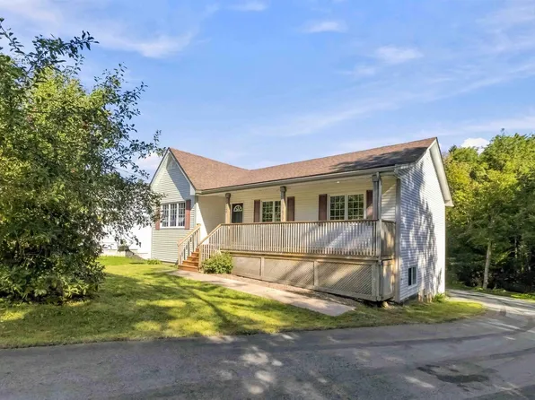 836 Lakeview Ave, Middle Sackville, NS B4E 3J8