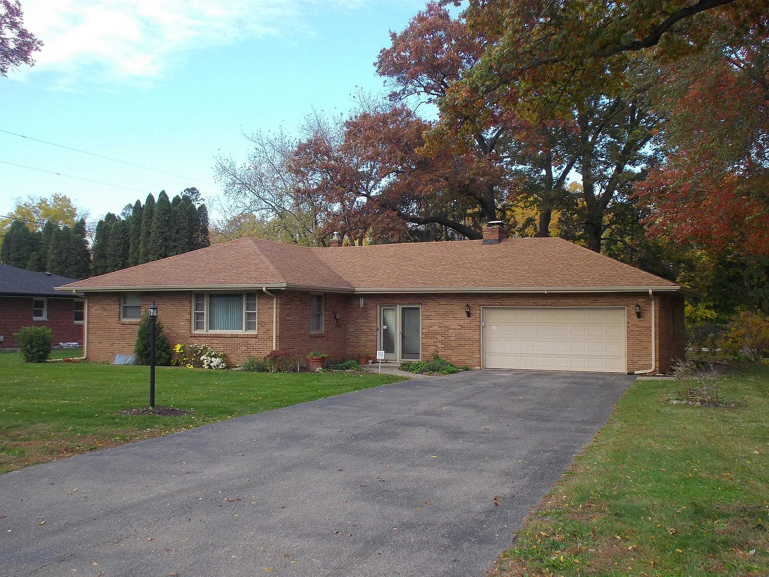 6362 Buttercup Ln photo 1
