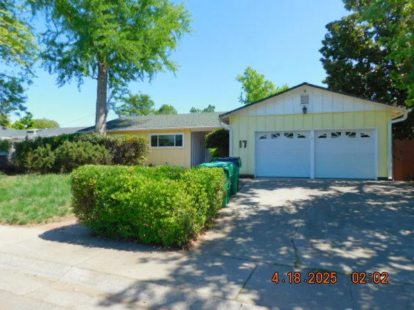 17 Woodside Ln, Chico, CA 95926