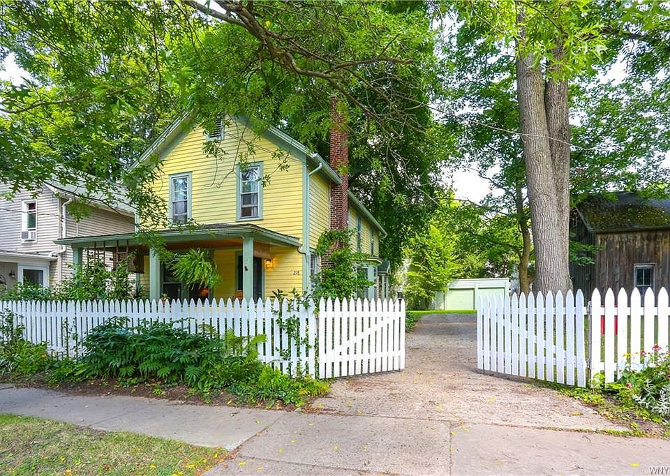 1st image of 218 Oakwood Ave