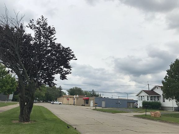 5th image of 710 Columbia Ave