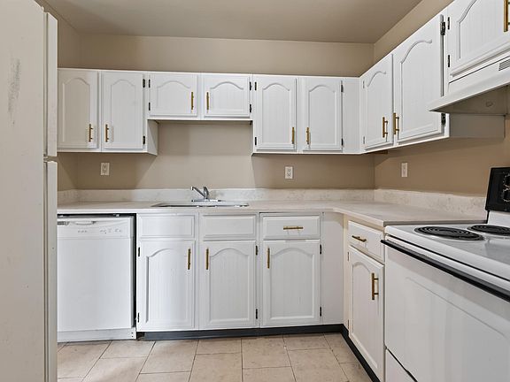 5th image of 10175 109th St NW #603