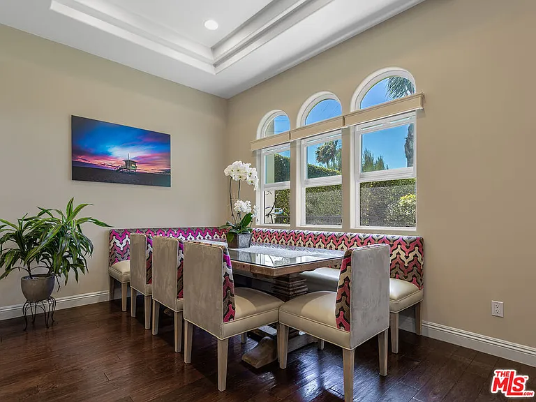 23949 De Ville Way — Photo 8