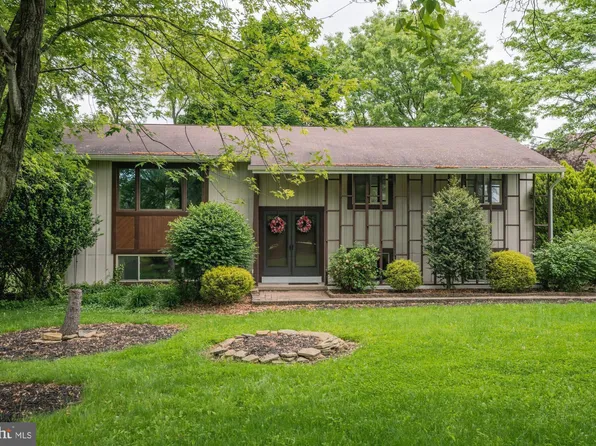 2537 Faust Rd, Gilbertsville, PA 19525