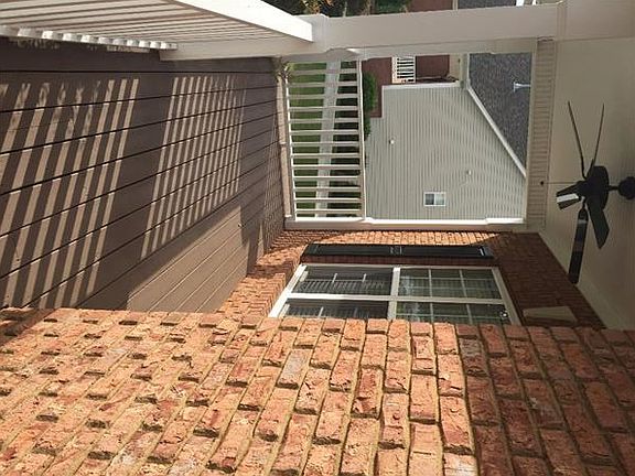 2nd image of 1037 Fountain Lakes Ct