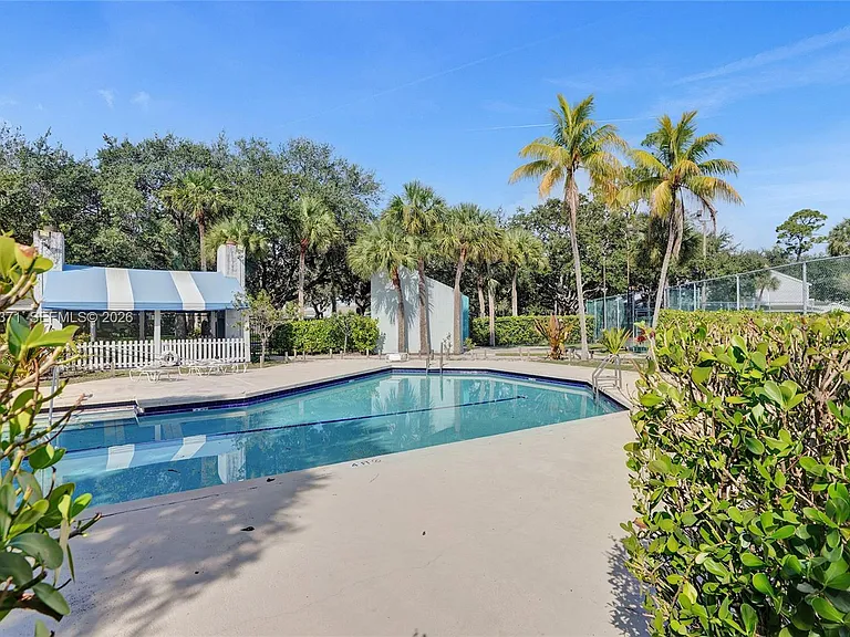 1818 Adventure Pl — Photo 35